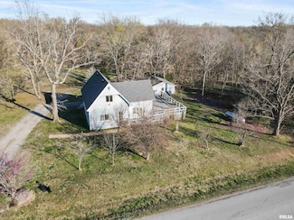 125 Central Hill Rd, Grantsburg, IL 62943