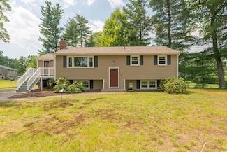 12 Pine St, Pepperell, MA 01463