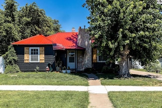 214 W 15th Ave, Hutchinson, KS 67501