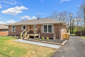 204 Valley Rd, Danville, KY 40422