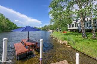 91 Henry Dr, Hinsdale, MA 01235