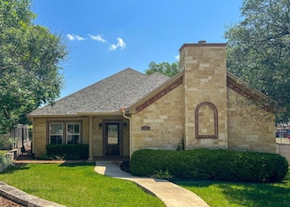 100 Saint Andrews Loop, Kerrville, TX 78028