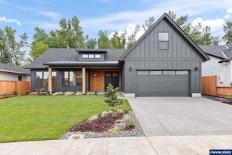 648 Parker Loop, Silverton, OR 97381