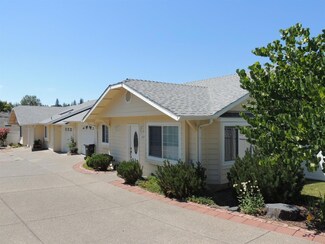 2048 Hubbard Ln, Grants Pass, OR 97527