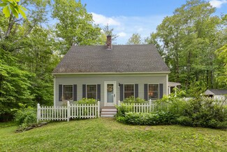 31 Riverside Farm Dr, Lee, NH 03861