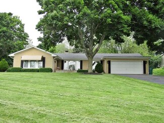 3N174 E Mary Ln, Saint Charles, IL 60175