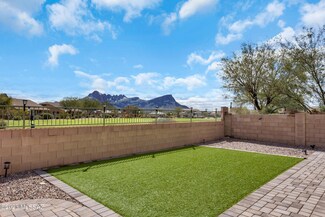 8827 W Saguaro Moon Rd, Marana, AZ 85653