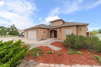 1037 W Desert Sage Dr, Pueblo, CO 81007
