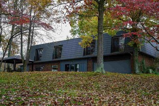 909 S Carol Dr E, Santa Claus, IN 47579