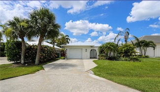 640 104th Ave N, Naples, FL 34108