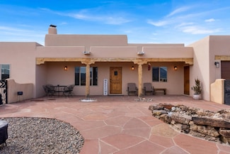 27 Medina Ln, Taos, NM 87571