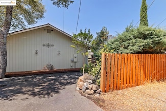 18670 Cedar St, Tuolumne, CA 95379