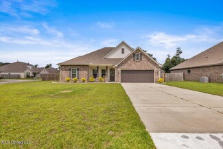12856 Jackson Lee Dr, Ocean Springs, MS 39564