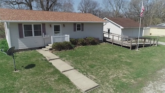 113 N Elm St, Windsor, IL 61957