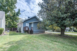 552 Saint Clair Rd, Fairview Heights, IL 62208