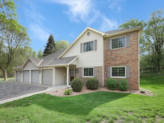 15105 Lesley Ln, Eden Prairie, MN 55346
