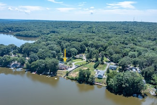 44 Laurel Point Dr, Oakdale, CT 06370