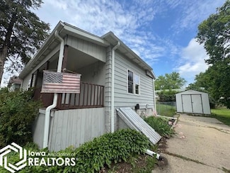 319 E Orchard St, Centerville, IA 52544