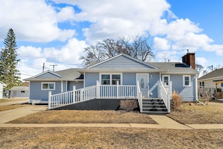 160 S Hamilton Ave, Fredericksburg, IA 50630