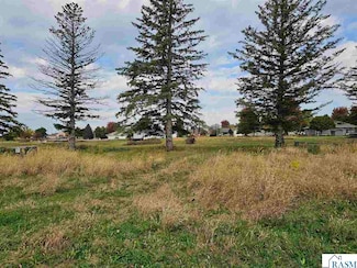 1430 N 6th St, New Ulm, MN 56073