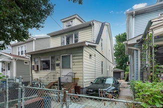 15824 75th Rd, Fresh Meadows, NY 11366