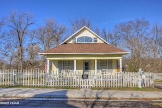 611 E Hill St, Joplin, MO 64801