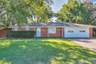 114 Bel Air St, Winters, TX 79567