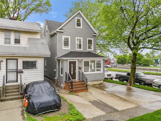 61-12 160th St, Fresh Meadows, NY 11365
