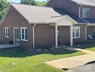 102 Brandywine Dr NE Unit F1, Conover, NC 28613