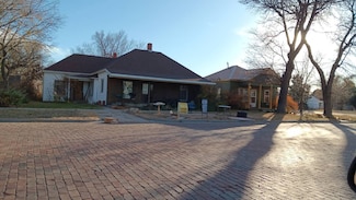 413 W 11th St, Goodland, KS 67735