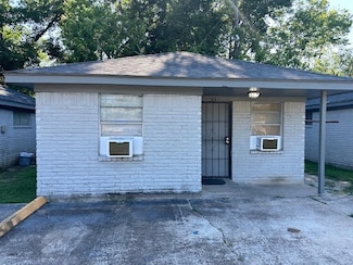 4701 Hoffman St, Houston, TX 77026