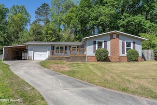 101 Shadow Brook Dr, Jacksonville, NC 28546