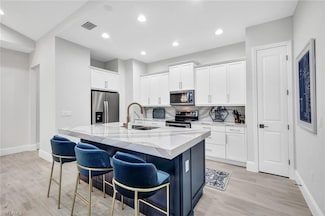 7142 Cayo Coco Ln, Naples, FL 34113
