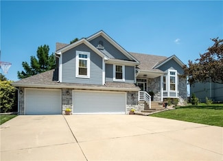 303 Shoreview Dr, Raymore, MO 64083
