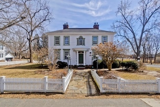 25 Woodbridge St Unit 1, South Hadley, MA 01075