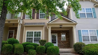 2476 Suwanee Pointe Dr, Lawrenceville, GA 30043
