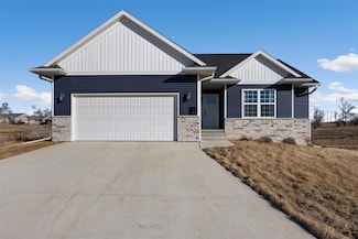 3121 Golden Gate Ct SW, Cedar Rapids, IA 52404