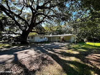 865 Market St, Pascagoula, MS 39567