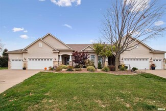 4004 Charles Ct, Bettendorf, IA 52722