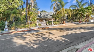 16645 Calneva Dr, Encino, CA 91436