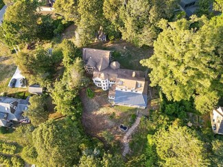 10 Squeteague Harbor Rd, Bourne, MA 02556