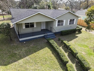 126 Augusta Ave, Thomasville, GA 31792