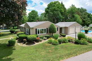 4 Magna Vista Dr, Auburn, MA 01501