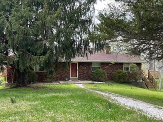14145 Old Jamestown Rd, Florissant, MO 63033