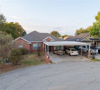 202 Eagle Point Ct, Waco, TX 76708