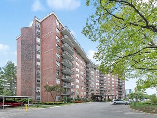 280 Boylston St Unit 912, Chestnut Hill, MA 02467