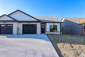 805 Violet Ct, Paducah, KY 42001