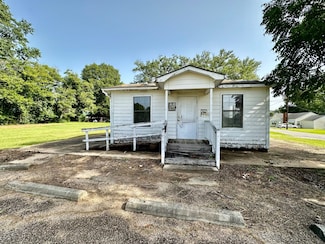 201 E 3rd Ave, Linden, AL 36748