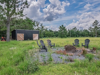 471 Mockingbird Ln, Chattahoochee, FL 32324