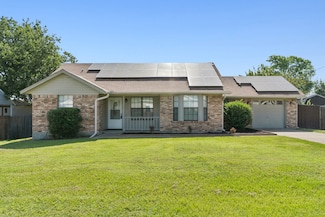 1105 Snowberry St, Cleburne, TX 76031